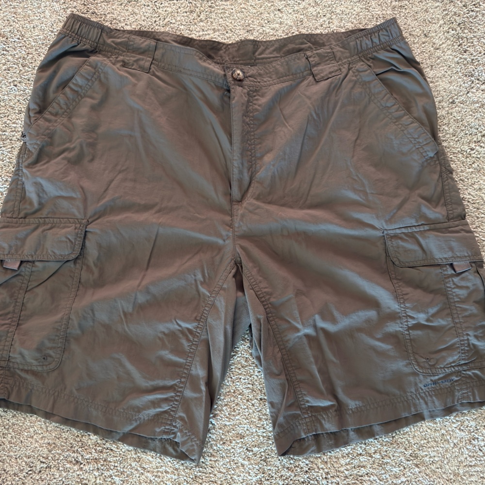 Men's Columbia Titanium Gray Cargo Shorts XL